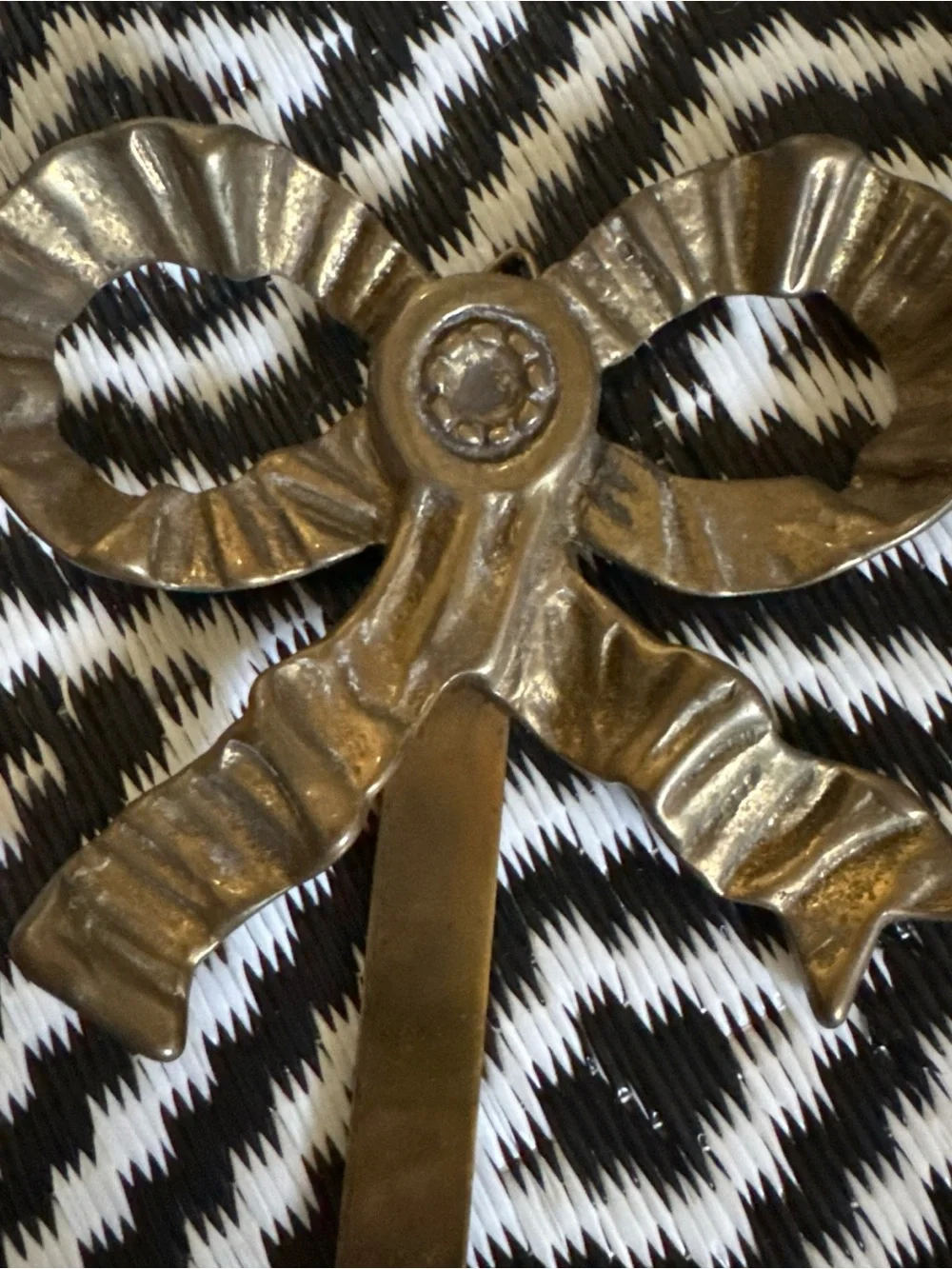 Vintage Brass Bow Wall Hooks - Decorative Gold Tone Home Wall Decor